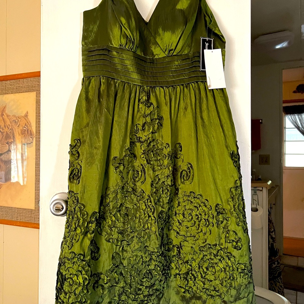Cocktail dress with the tags, green, low back